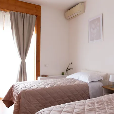 Alojamento de Acomodação e Pequeno-almoço Le Foglie D'ulivo *